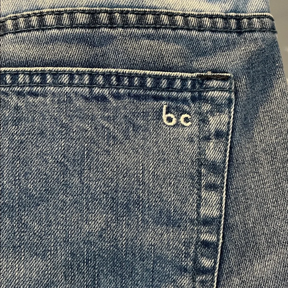 Barney Cools Urban Outfitters Relaxed Two Tone Cropped Jean Size 30